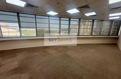 Office Space - Studio - 2 Bathrooms for rent in Al Khayareen Tower - Old Salata - Salata - Doha Office Space - Studio - 2 Bathrooms for rent in Al Khayareen Tower - Old Salata - Salata - Doha