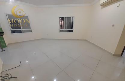 Apartment - 1 Bedroom - 1 Bathroom for rent in Umm Ghuwalina - Umm Ghuwailina - Doha