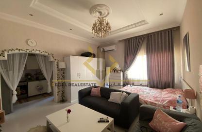 Apartment - Studio - 1 for rent in Al Duhail - Doha