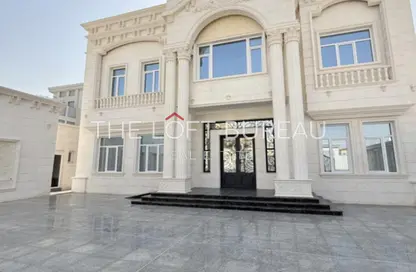 فيلا للبيع في الدفينة - الدوحة