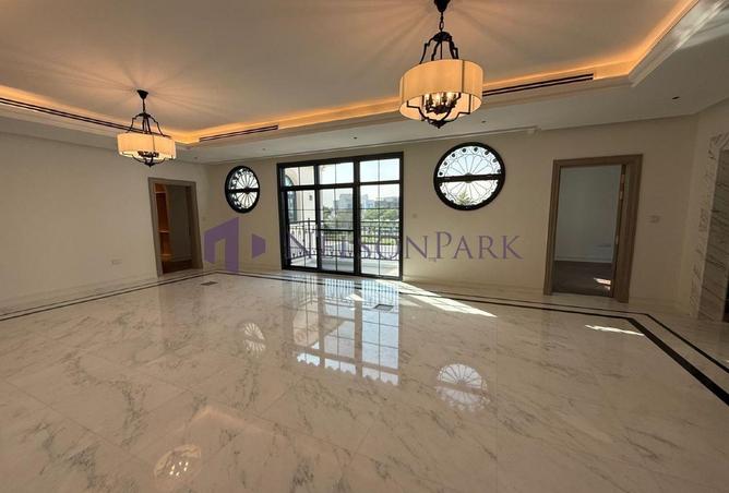 983705 - Property Main Image