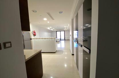 Apartment - Studio - 1 for rent in East Porto Drive - Porto Arabia - The Pearl Island - Doha