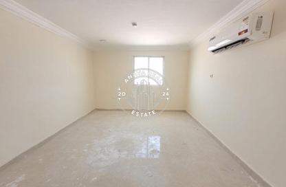 Penthouse - 1 Bedroom - 1 Bathroom for rent in Al Aziziyah - Al Aziziyah - Doha