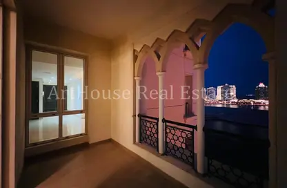 شقة - 2 غرف نوم - 3 حمامات للايجار في فيفا غرب - فيفا بحرية - جزيرة اللؤلؤة - الدوحة