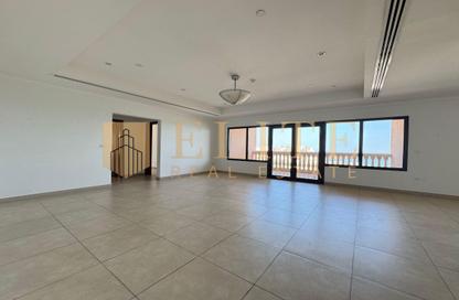 Apartment - 2 Bedrooms - 1 Bathroom for rent in East Porto Drive - Porto Arabia - The Pearl Island - Doha