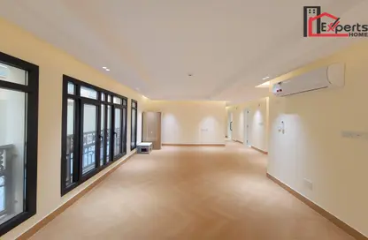 Apartment - 2 Bedrooms - 2 Bathrooms for rent in Al Nasr Street - Al Nasr - Doha