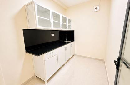Penthouse - 1 - 1 for rent in Salwa Road - Al Aziziyah - Doha