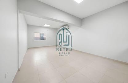 Apartment - 2 Bedrooms - 2 Bathrooms for rent in La Martine Building - Old Salata - Salata - Doha