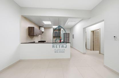 Apartment - 2 Bedrooms - 2 Bathrooms for rent in La Martine Building - Old Salata - Salata - Doha