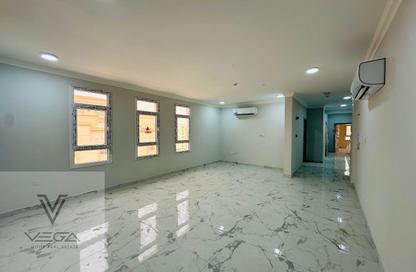 Apartment - 3 - 3 for rent in Umm Ghwailina Comm - Umm Ghuwalina - Umm Ghuwailina - Doha Apartment - 3 - 3 for rent in Umm Ghwailina Comm - Umm Ghuwalina - Umm Ghuwailina - Doha