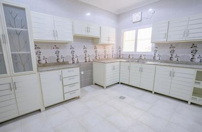 مجمع سكني - 5 غرف نوم - 5 حمامات للايجار في أم صلال على - الدوحة مجمع سكني - 5 غرف نوم - 5 حمامات للايجار في أم صلال على - الدوحة