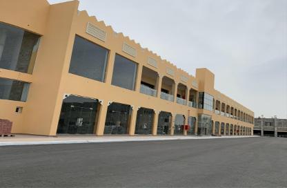 محل تجاري - استوديو - 1 حمام للايجار في الوكير - الوكرة