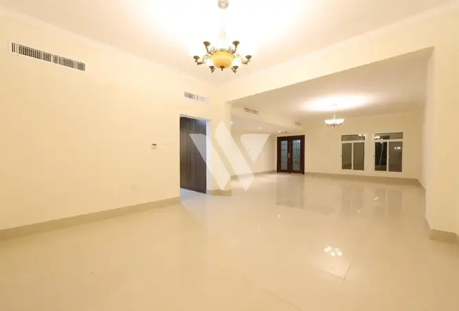 63643942 - Property Image 2