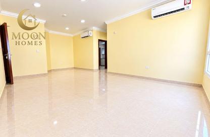 Apartment - 1 - 2 for rent in Umm Ghwailina Comm - Umm Ghuwalina - Umm Ghuwailina - Doha