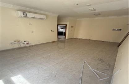 Apartment - 1 Bedroom - 1 Bathroom for rent in Old Airport Road - Old Airport Road - Doha Apartment - 1 Bedroom - 1 Bathroom for rent in Old Airport Road - Old Airport Road - Doha