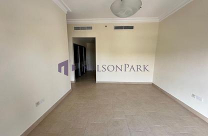 Apartment - 3 Bedrooms - 3 Bathrooms for rent in Carnaval - Qanat Quartier - The Pearl Island - Doha
