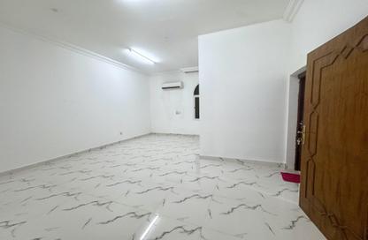 Apartment - 1 Bedroom - 1 Bathroom for rent in Mamoura 18 - Al Maamoura - Doha