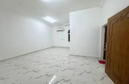 Apartment - 1 Bedroom - 1 Bathroom for rent in Mamoura 18 - Al Maamoura - Doha