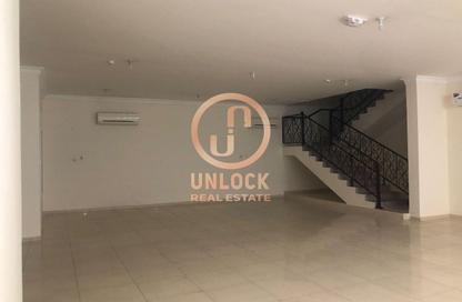 Office Space - 4 Bedrooms - 2 Bathrooms for rent in Umm Ghwailina Comm - Umm Ghuwalina - Umm Ghuwailina - Doha