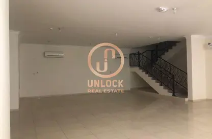 Office Space - 4 Bedrooms - 2 Bathrooms for rent in Umm Ghwailina Comm - Umm Ghuwalina - Umm Ghuwailina - Doha