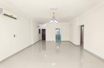 Apartment - 3 Bedrooms - 4 Bathrooms for rent in Anas Street - Fereej Bin Mahmoud North - Fereej Bin Mahmoud - Doha