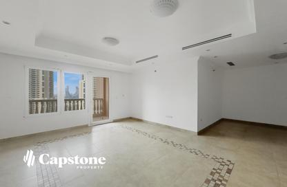Apartment - 2 Bedrooms - 3 Bathrooms for rent in Marina Gate - Porto Arabia - The Pearl Island - Doha
