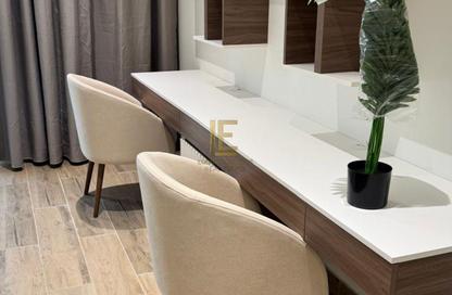 Apartment - 2 Bedrooms - 3 Bathrooms for sale in Crescent Building - Yasmeen City - Lusail