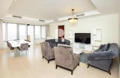 Apartment - 2 Bedrooms - 3 Bathrooms for rent in Tower 4 - Porto Arabia - The Pearl Island - Doha