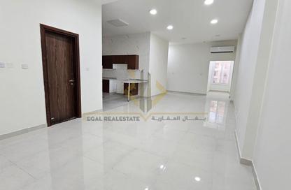 شقة - 3 غرف نوم - 3 حمامات للايجار في شارع الوعب - الوعب - الدوحة