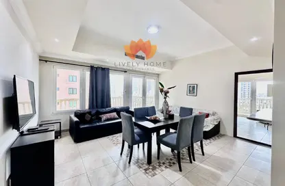 شقة - 2 غرف نوم - 2 حمامات للايجار في طريق بورتو الشرقي - بورتو أرابيا - جزيرة اللؤلؤة - الدوحة