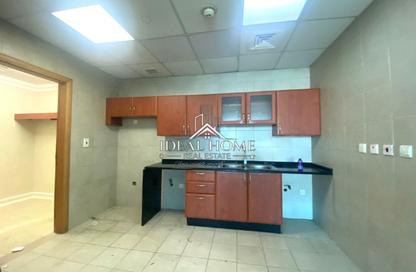 Apartment - 2 Bedrooms - 4 Bathrooms for rent in Zig Zag Towers - West Bay - Doha