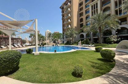 شقة - غرفة نوم - 2 حمامات للايجار في The St. Regis Marsa Arabia Island - Marsa Arabia - جزيرة اللؤلؤة - الدوحة