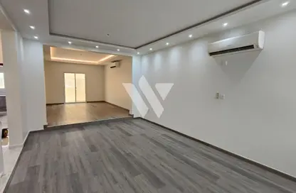 Villa - 3 Bedrooms - 4 Bathrooms for rent in Al Thumama - Al Thumama - Doha
