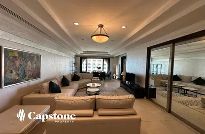 Apartment - 2 Bedrooms - 3 Bathrooms for rent in Marina Gate - Porto Arabia - The Pearl Island - Doha