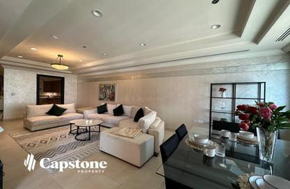 Apartment - 2 Bedrooms - 3 Bathrooms for rent in Marina Gate - Porto Arabia - The Pearl Island - Doha