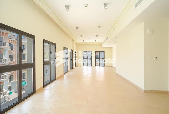 1004810 - Property Image 2