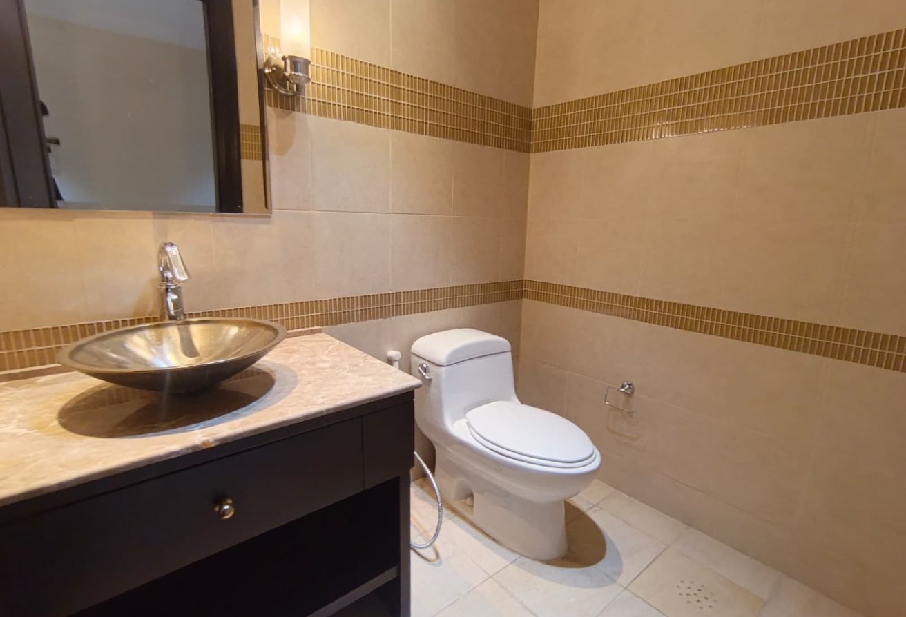 2 BR Apartment with Water View in The Pearl thumbnail 7
