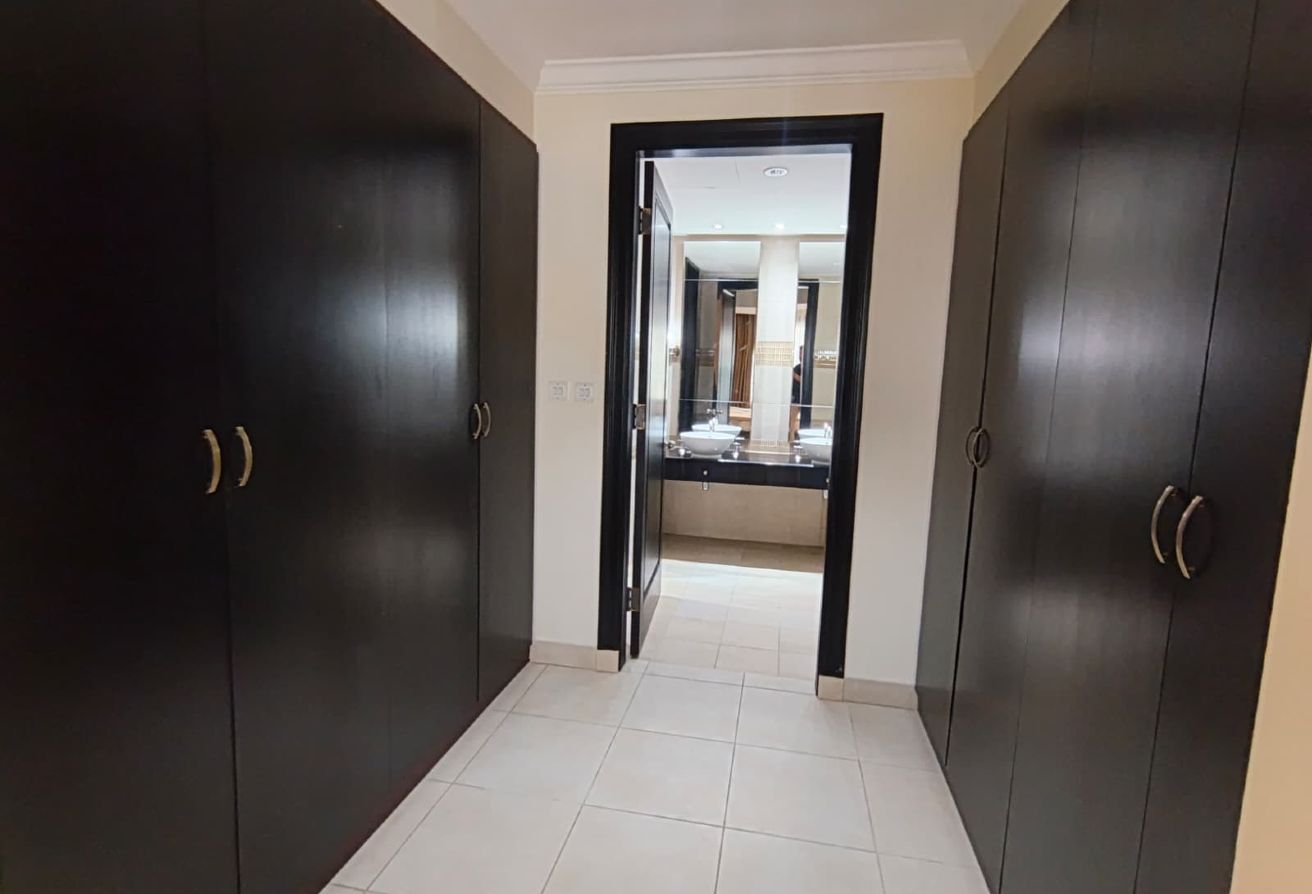 2 BR Apartment with Water View in The Pearl thumbnail 10