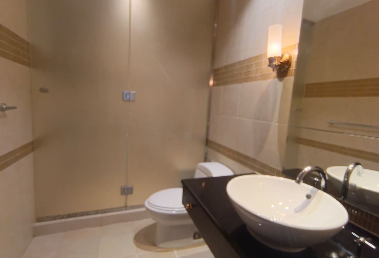 2 BR Apartment with Water View in The Pearl thumbnail 11