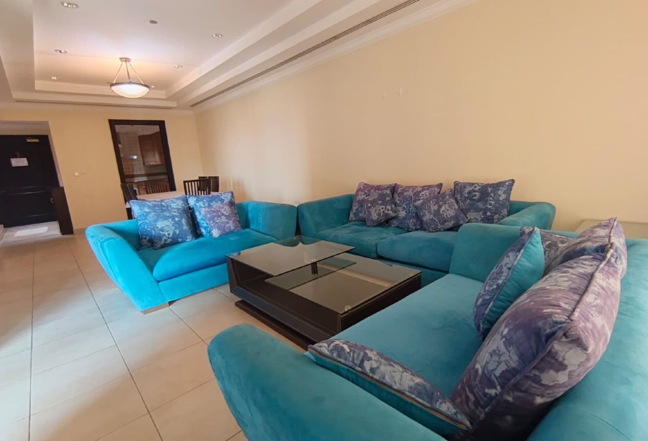 2 BR Apartment with Water View in The Pearl thumbnail 5