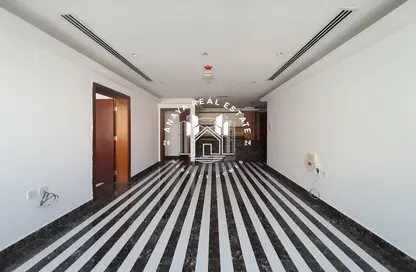 Apartment - 2 Bedrooms - 2 Bathrooms for rent in Al Mansoura - Al Mansoura - Doha