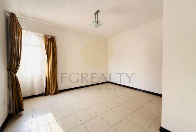 54008270 - Property Image 2