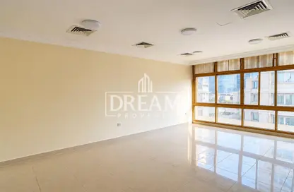 Apartment - 3 Bedrooms - 3 Bathrooms for rent in Al Sadd - Al Sadd - Doha