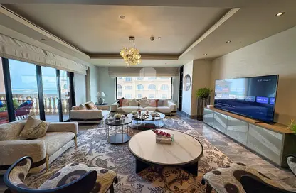 Apartment - 3 Bedrooms - 5 Bathrooms for rent in Tower 12 - Porto Arabia - The Pearl Island - Doha