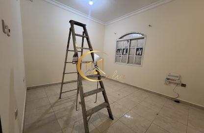 Apartment - 4 Bedrooms - 2 Bathrooms for rent in Al Sadd - Al Sadd - Doha Apartment - 4 Bedrooms - 2 Bathrooms for rent in Al Sadd - Al Sadd - Doha