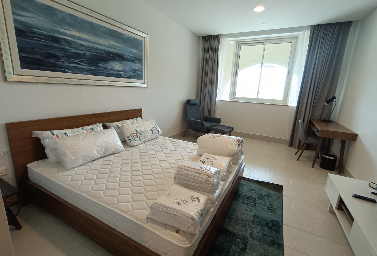 Luxury 1Bedroom + Office | Bills Included thumbnail 3