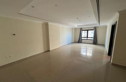Apartment - 1 Bedroom - 2 Bathrooms for rent in Porto Arabia - The Pearl Island - Doha