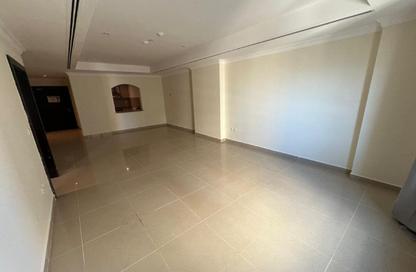Apartment - 1 Bedroom - 2 Bathrooms for rent in Porto Arabia - The Pearl Island - Doha