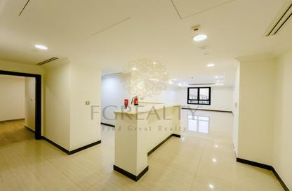 Apartment - 1 - 2 for sale in West Porto Drive - Porto Arabia - The Pearl Island - Doha