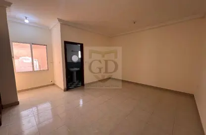 Apartment - Studio - 1 Bathroom for rent in Wholesale Market Street - Abu Hamour - Doha